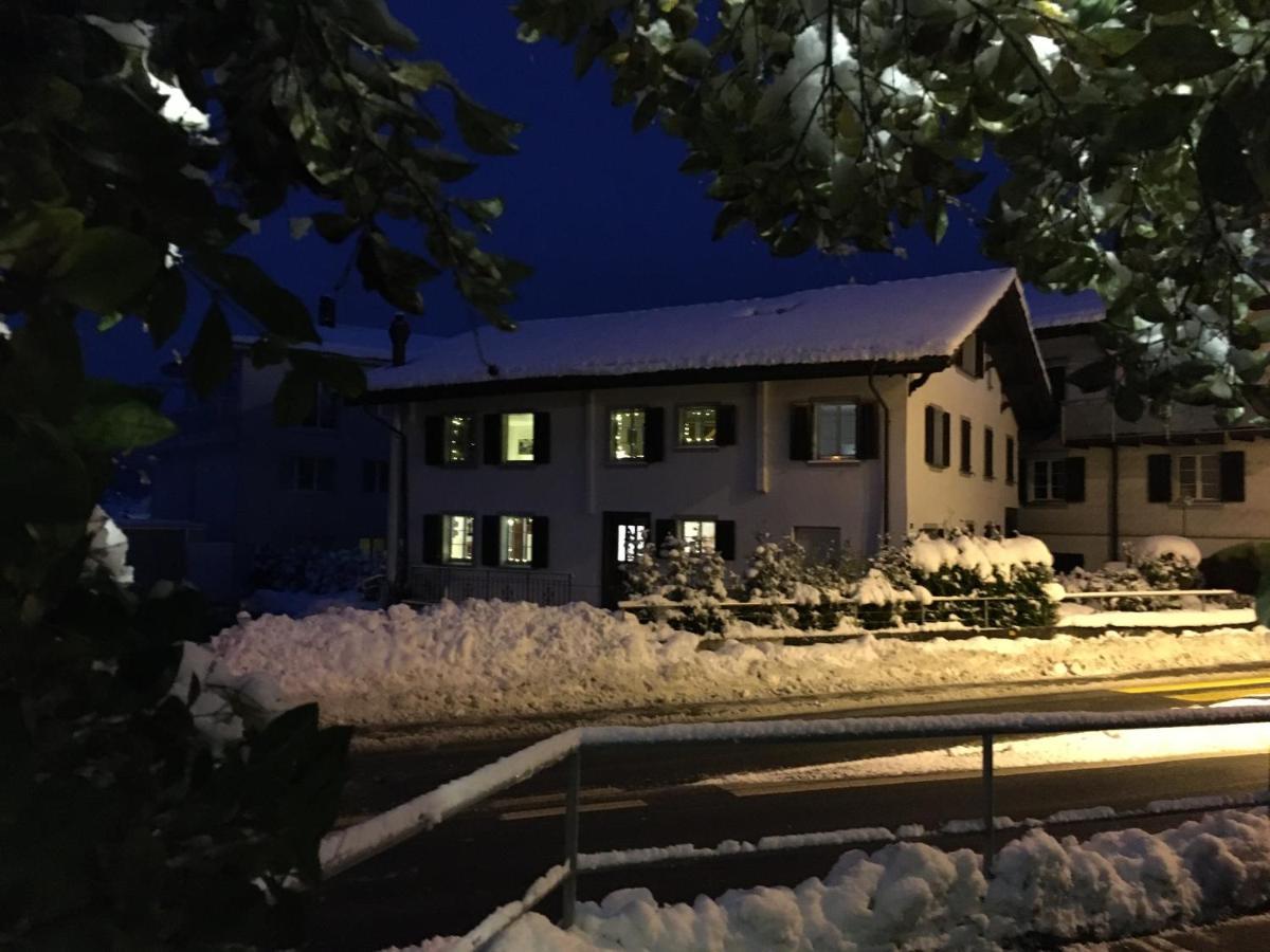 シュヴィーツ The Delicate Question Which Bed & Breakfast エクステリア 写真